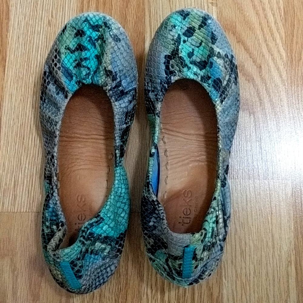 Azure snake tieks